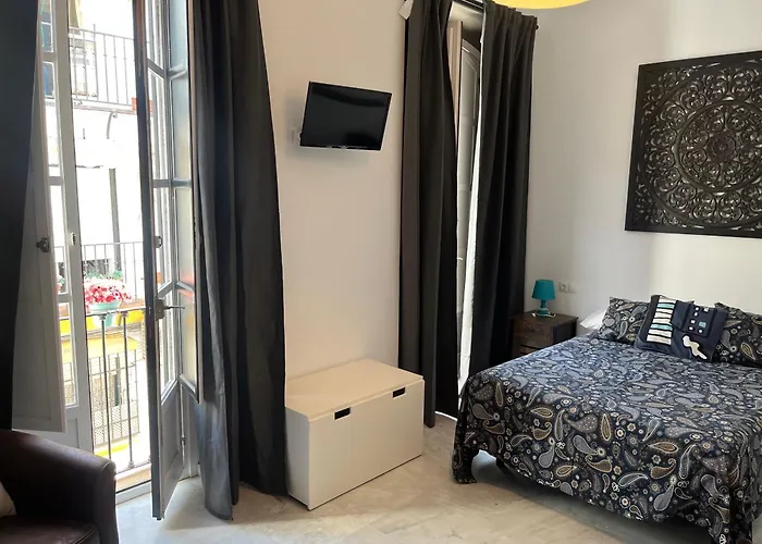 Triana Pelay Suites